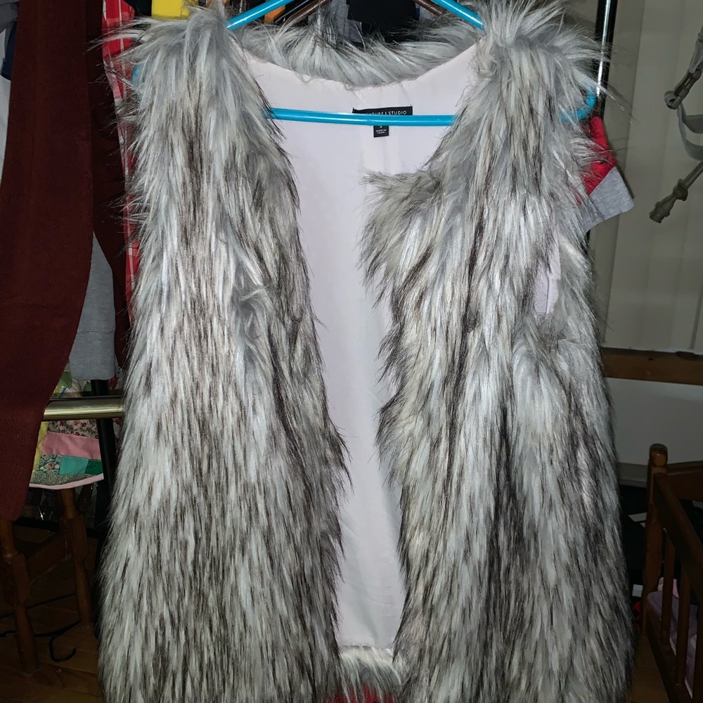 Fur vest